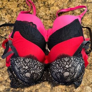 Victoria's Secret 4 bras